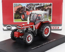 Modello dettagliato del trattore Massey Ferguson 1080 4WD con cabina PEKO, presentato su base espositiva, in vendita su Vroomi.