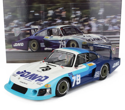 Modellino Porsche 935 blu e bianco della John Fitzpatrick Racing con adesivi da corsa, in vendita su Vroomi.