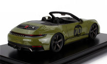 PORSCHE - 911 992 CABRIOLET OPEN SPIRIT 70 2025 - CON VETRINA - CON VETRINA - VERDE OLIVA NEO NERO