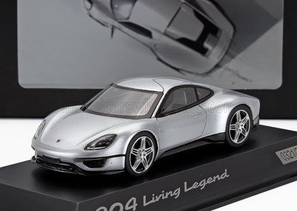 Modellino diecast Porsche 904 Living Legend color argento su espositore, disponibile anche su Vroomi.