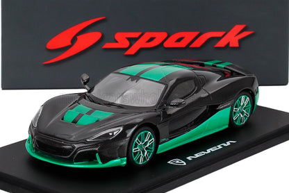 Modellino Rimac Nevera in scala 1/43 nero e verde di Spark, con la confezione originale, disponibile da Vroomi.