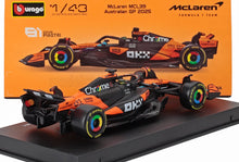 McLAREN - F1 MCL39 TEAM MCLAREN N 81 STAGIONE GP 2025 OSCAR PIASTRI - CON PILOTA E VETRINA - ARANCIONE NERO