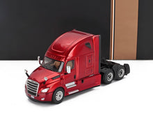 FREIGHTLINER  CASCADIA TRATTORE STRADALE 3 ASSI 2018 - ROSSO METALLIZZATO