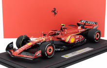 FERRARI | F1 SF-24 TEAM SCUDERIA FERRARI N 55 VINCITORE GP D'AUSTRALIA 2024 CARLOS SAINZ - CON VETRINA - CON VETRINA