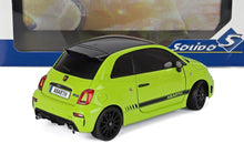 Modellino di Abarth 595 verde con tetto e ruote neri, disponibile tramite Vroomi con il marchio Solido.