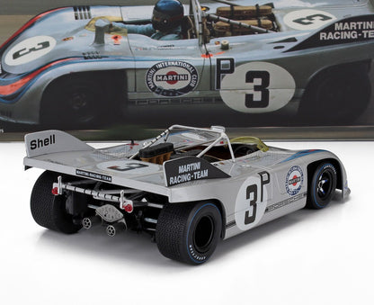 Modellino di auto da corsa Porsche 917 grigia con livrea Martini Racing Team e numero 3, in vendita su Vroomi.