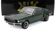 Modellino da collezione dettagliato di una Mustang GT del 1968 verde scuro con griglia nera e dettagli cromati, ora disponibile su Vroomi.