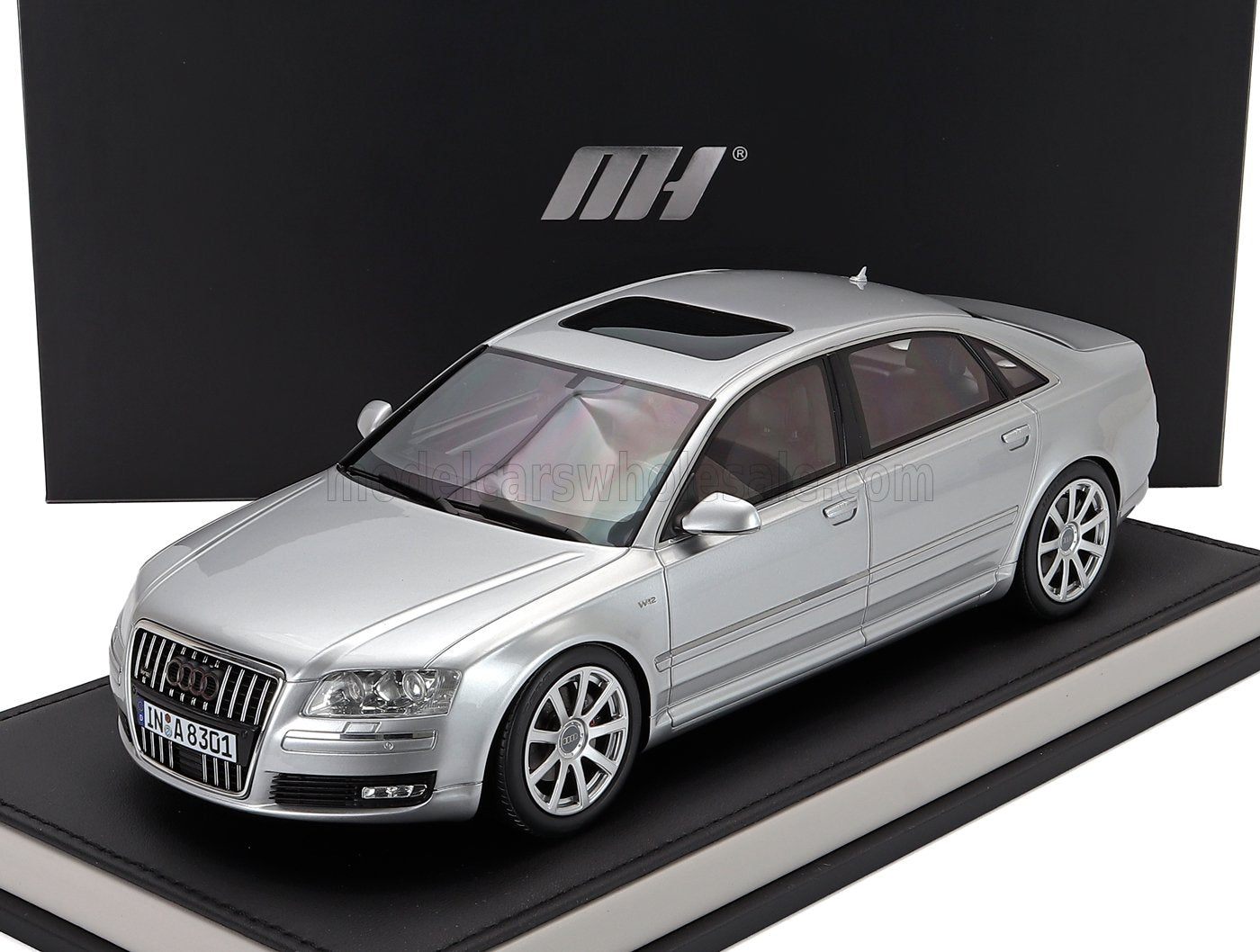 AUDI - A8 L W12 QUATTRO 2008 - ICE SILVER - Vroomi