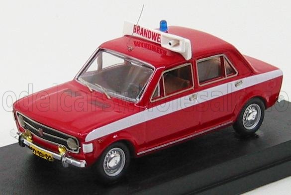 Modellino vintage rosso di un'auto dei pompieri Brandweer con striscia bianca, sirena e insegna sul tetto, disponibile su Vroomi.