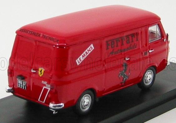 Modellino rosso vintage di un furgone di supporto alle gare Ferrari con adesivo Le Mans, in vendita su Vroomi.