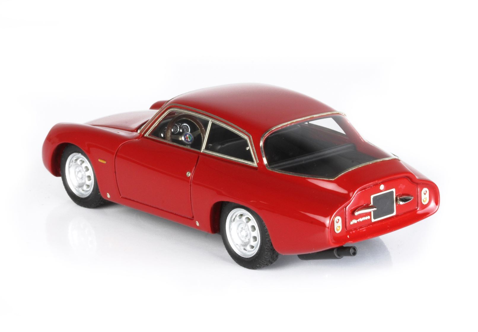Modellino rosso dell'Alfa Romeo classica con interni curati e ruote bianche, ora disponibile su Vroomi.