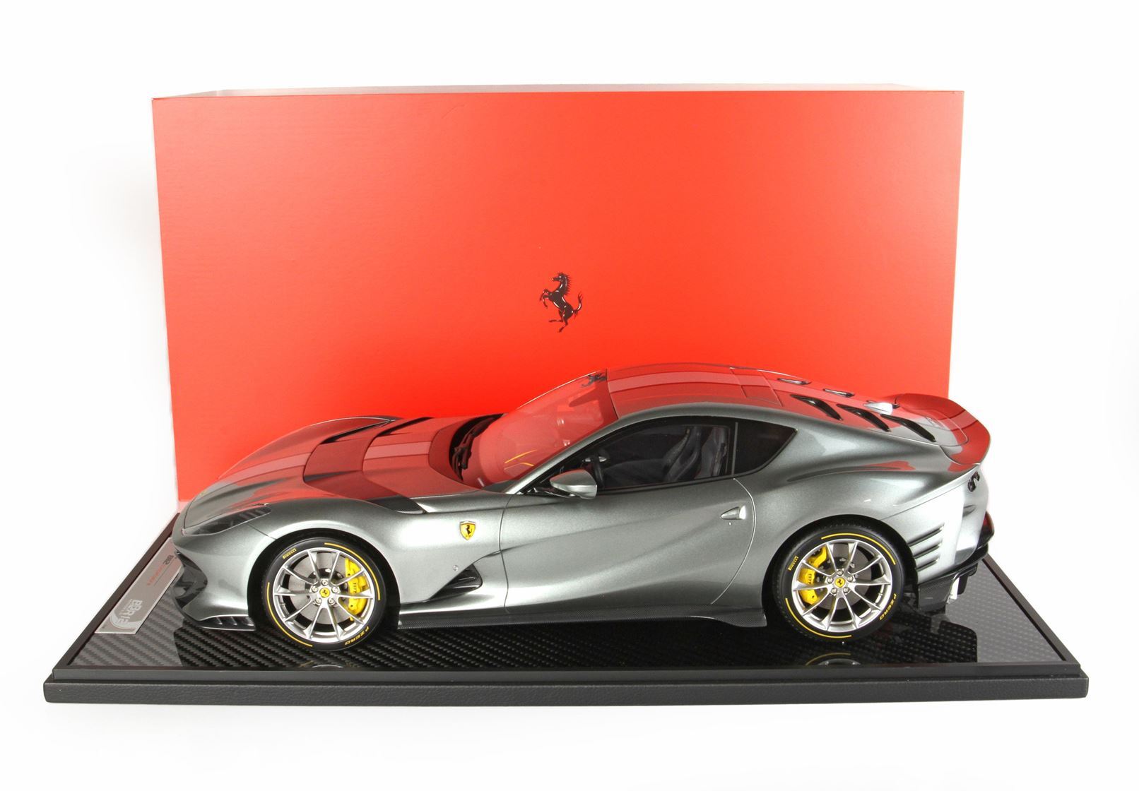 FERRARI 812 COMPETIZIONE STRISCIA ARGENTO GRIGIO COBURN - Vroomi