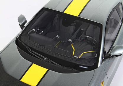 FERRARI 812 COMPETIZIONE STRISCIA GIALLO COBURN GRIGIO - Vroomi