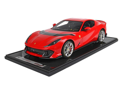 FERRARI 812 COMPETIZIONE DETTAGLI ARGENTO ROSSO CORSA 322 - Vroomi