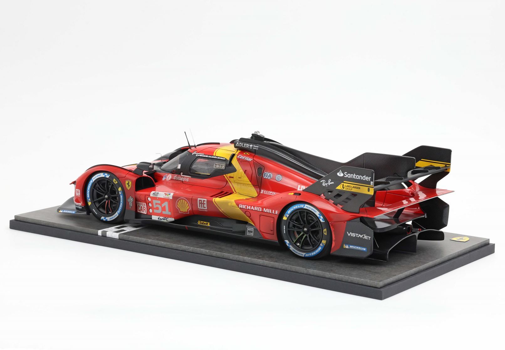 FERRARI 499P VINCITRICE DELLA 24 ORE DI LE MANS 2023 AUTO N.51 CON USURA DA GARA PIER GUIDI-CALADO-GIOVINAZZI - Vroomi