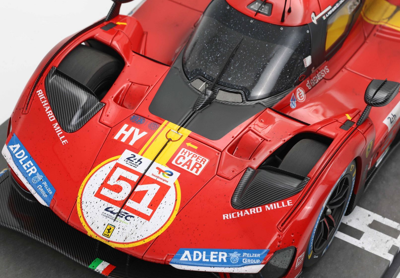 FERRARI 499P VINCITRICE DELLA 24 ORE DI LE MANS 2023 AUTO N.51 CON USURA DA GARA PIER GUIDI-CALADO-GIOVINAZZI - Vroomi