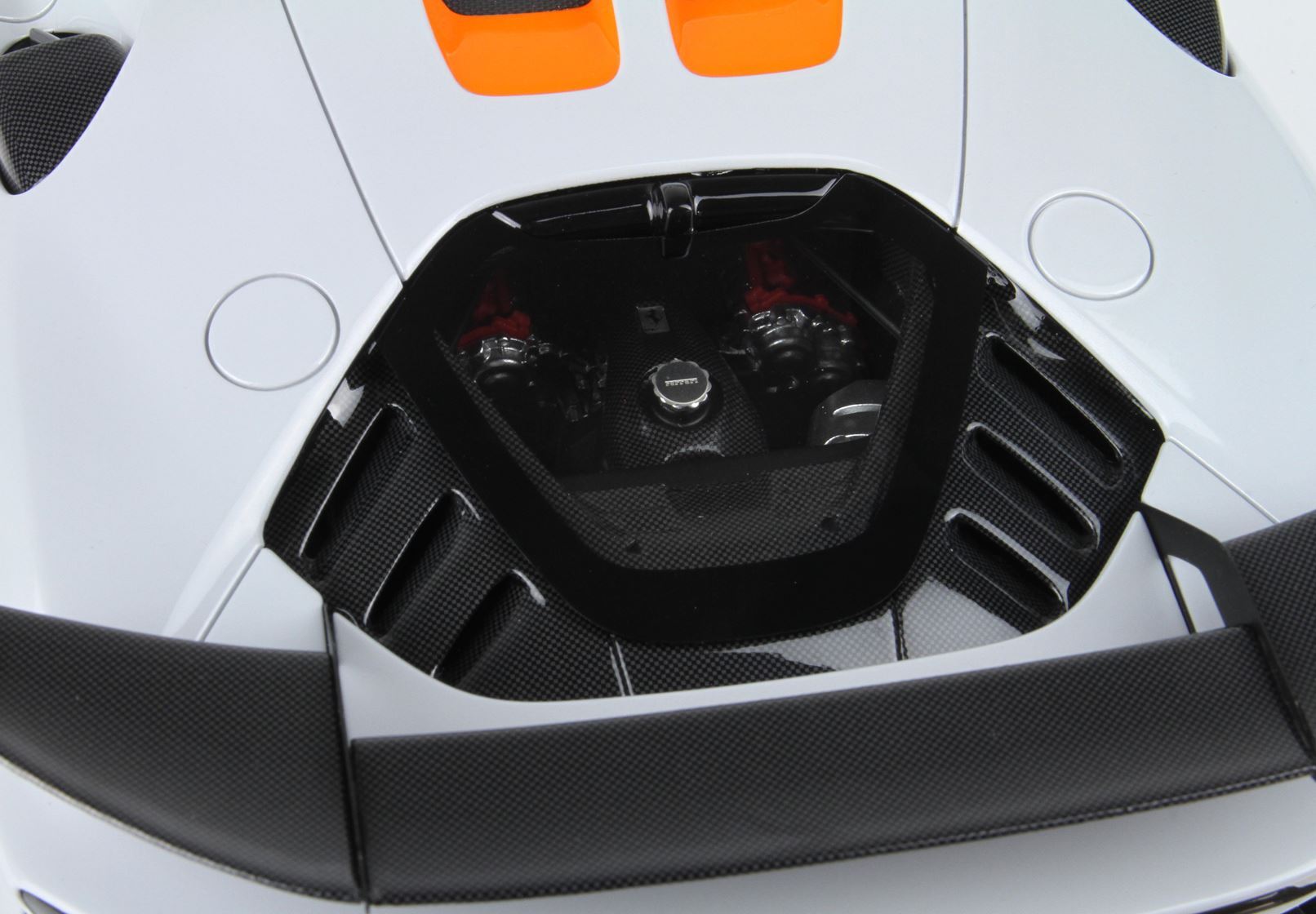 FERRARI SF90XX STRADALE COLORE UFFICIALE FERRARI BIANCO ARTICO - Vroomi