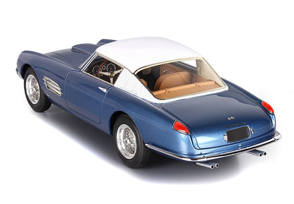 Modello di auto d'epoca classica blu con tetto bianco e interni color cuoio, disponibile su Vroomi.