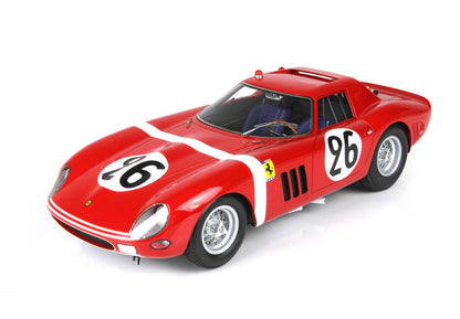 Modellino vintage di auto da corsa Ferrari rossa con strisce bianche e numero 26, disponibile su Vroomi.