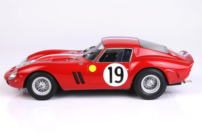 Red vintage racing car with number 19 and blue-white racing stripes, classic wire wheels, available on Vroomi