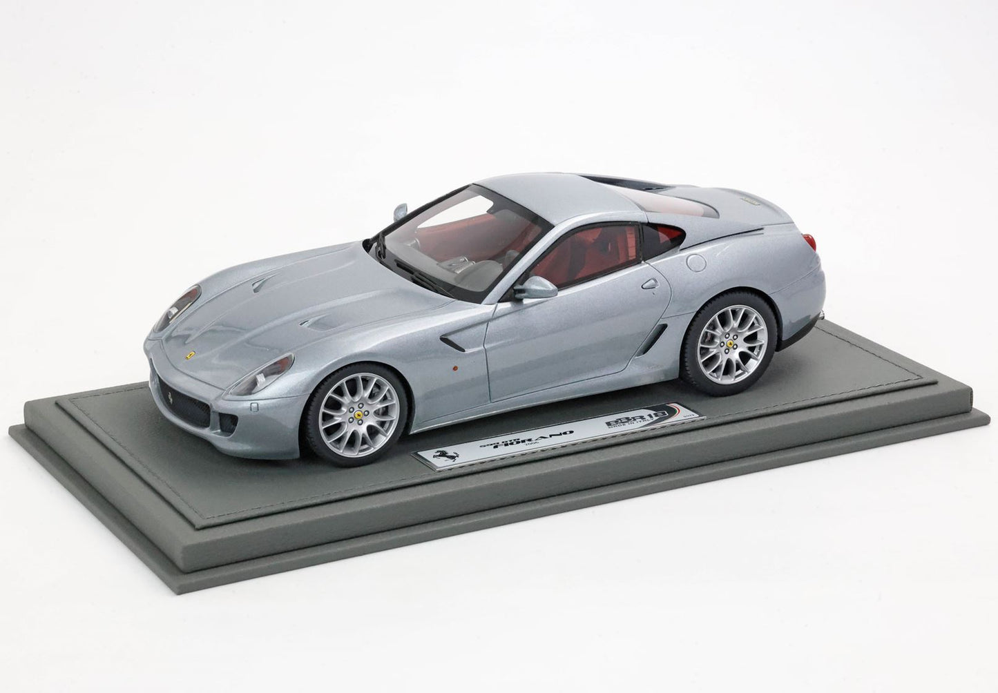 FERRARI 599 GTB FIORANO 2006 CAMBIO AUTOMATICO - FATTO IN ITALIA GRIGIO TITANIO INTERNI BORDEAUX - Vroomi