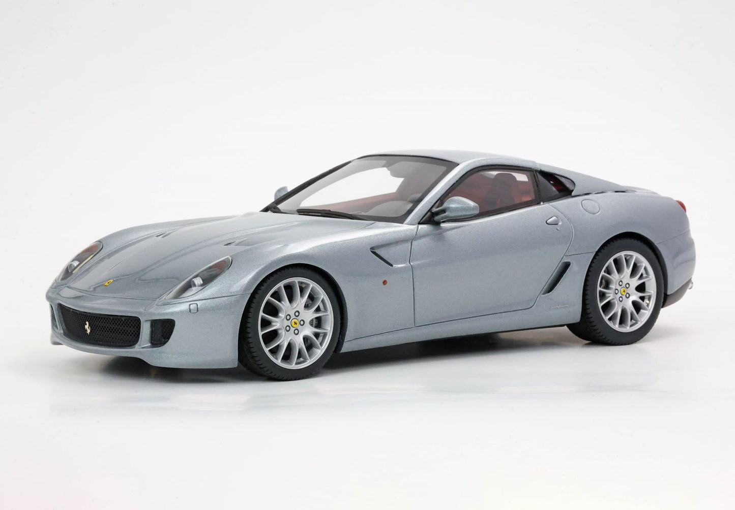 FERRARI 599 GTB FIORANO 2006 CAMBIO AUTOMATICO - FATTO IN ITALIA GRIGIO TITANIO INTERNI BORDEAUX - Vroomi