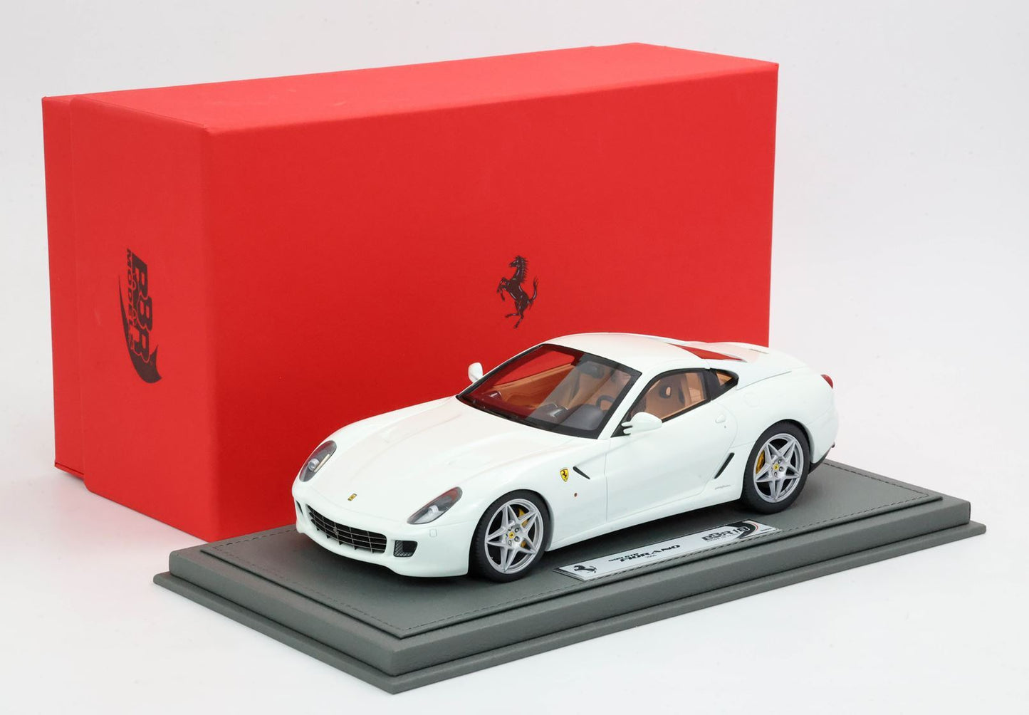 FERRARI 599 GTB FIORANO 2006 CAMBIO AUTOMATICO - FATTO IN ITALIA BIANCO AVUS INTERNI COLORE CUOIO - Vroomi