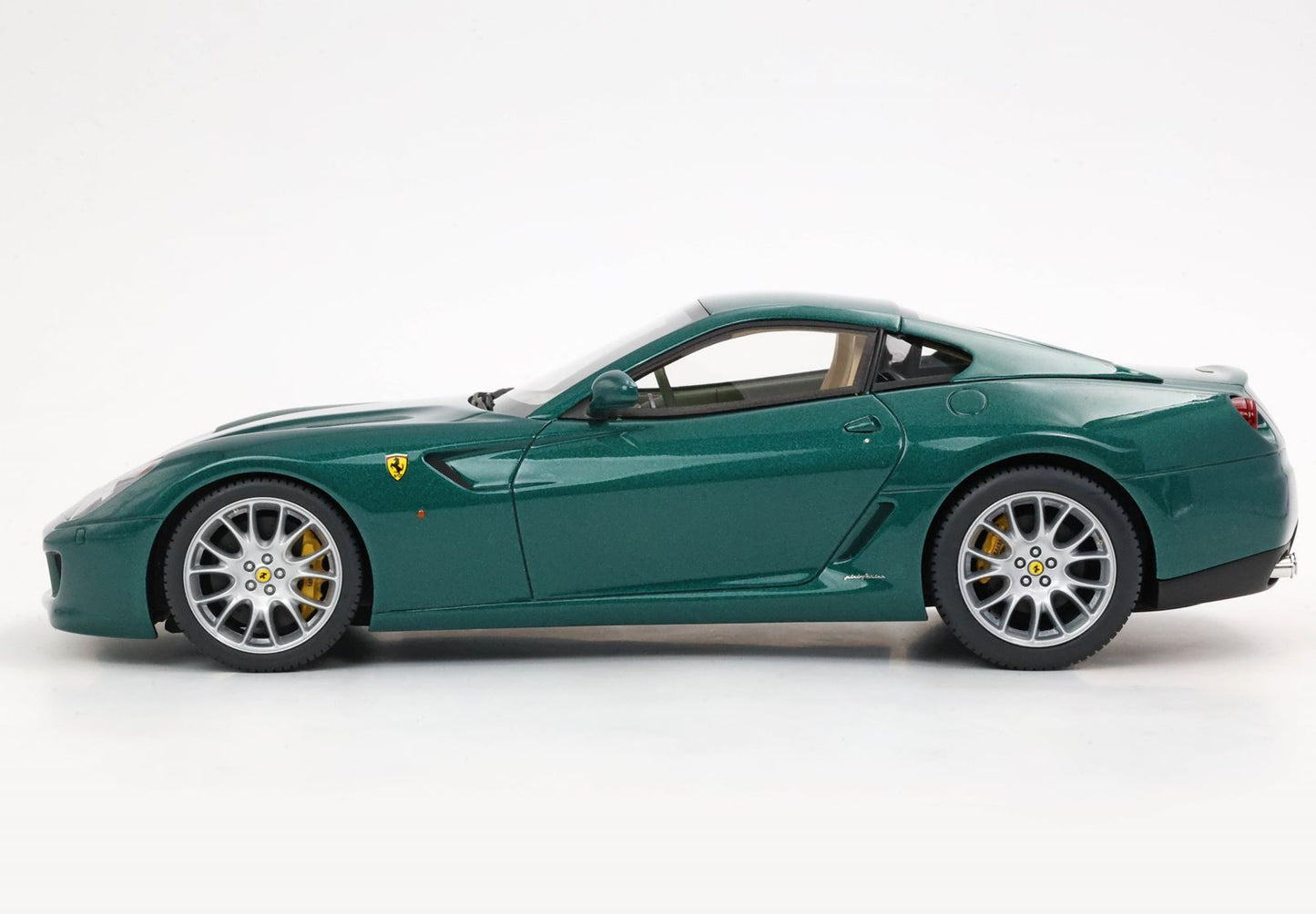 FERRARI 599 GTB FIORANO 2006 SU MISURA - FATTA IN ITALIA UNICO ESEMPLARE VERDE PINO - INTERNI CREMA E VERDE - Vroomi