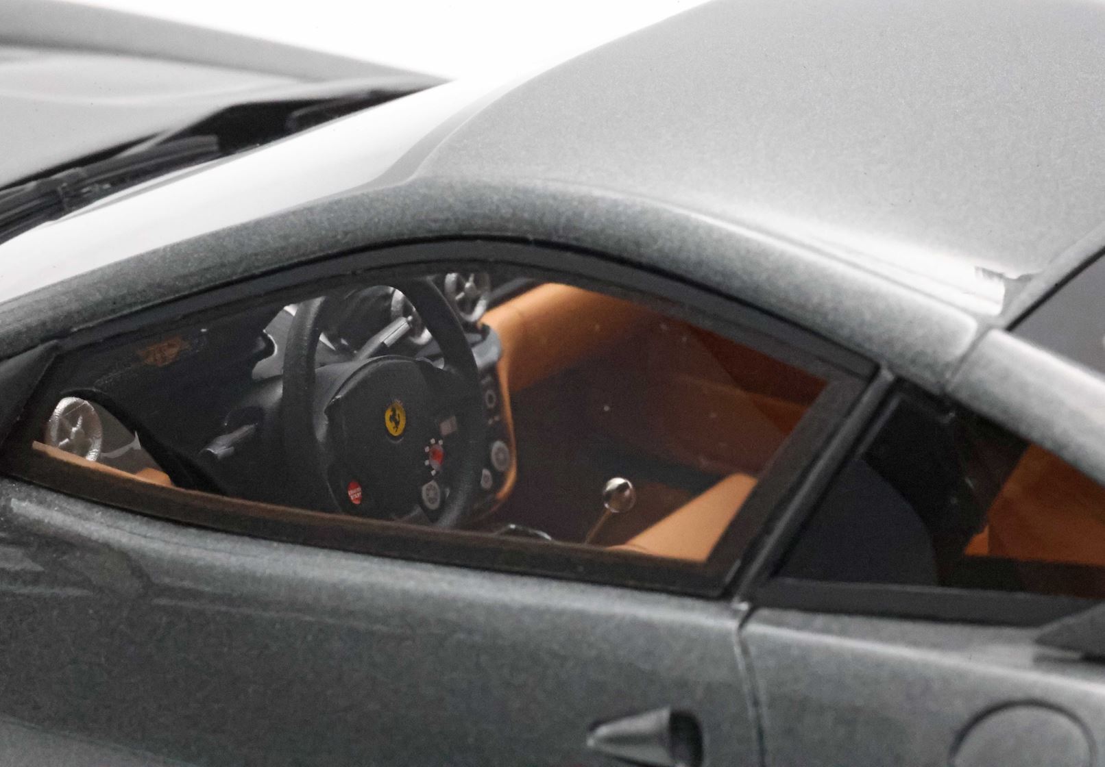 FERRARI 599 GTB FIORANO 2006 CAMBIO MANUALE - FATTA IN ITALIA GRIGIO SILVERSTONE INTERNI COLORE CUOIO - Vroomi