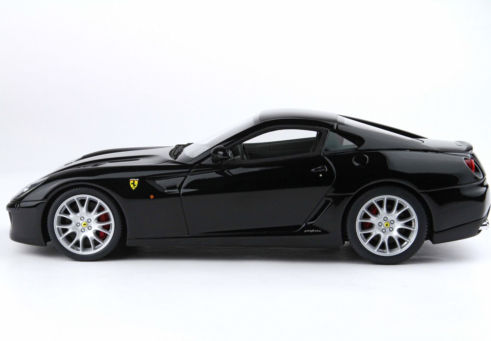FERRARI 599 GTB FIORANO 2006 CAMBIO MANUALE - FATTA IN ITALIA NERO DS - Vroomi