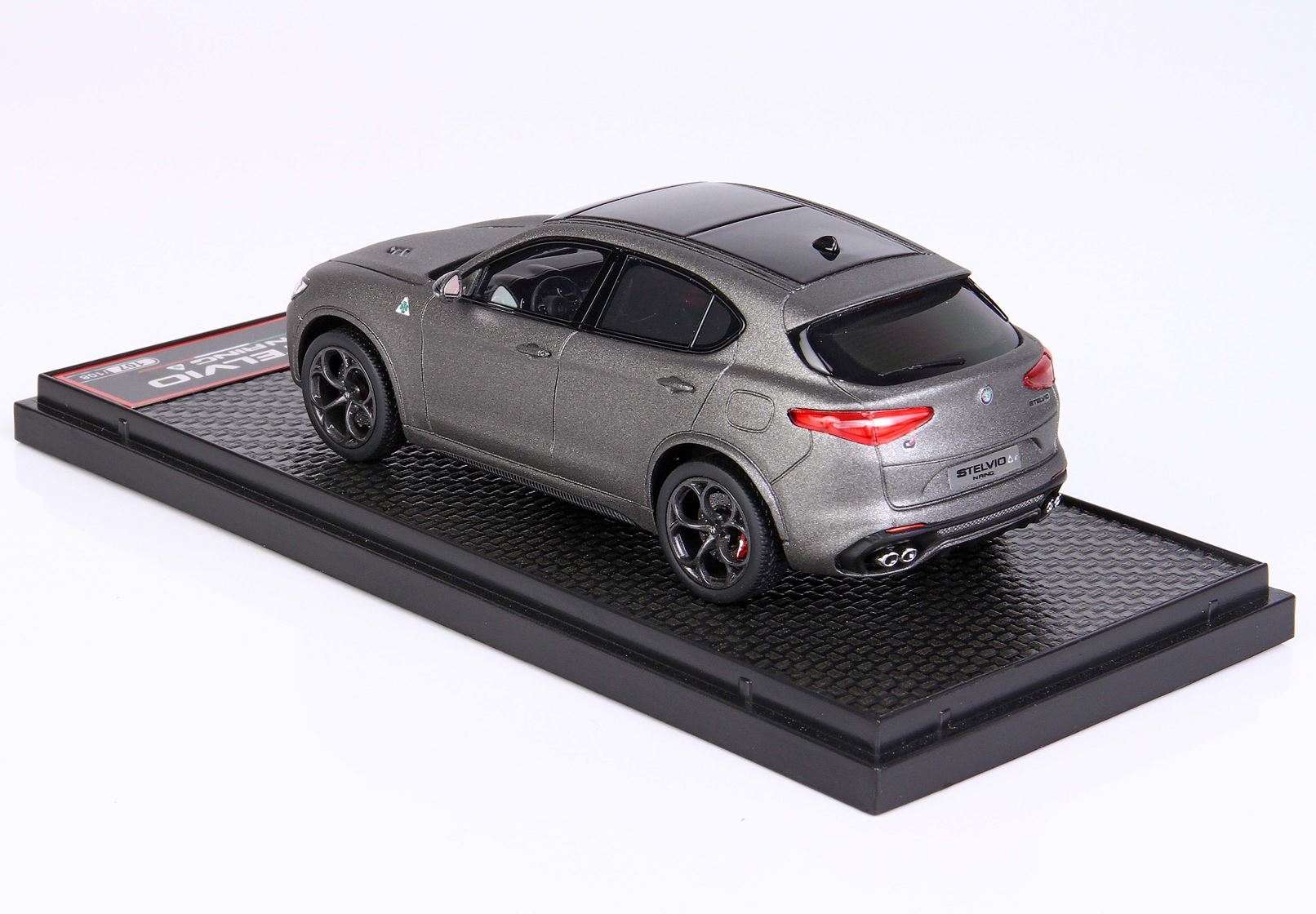 ALFA ROMEO STELVIO QUADRIFOGLIO NURBURGRING - Vroomi