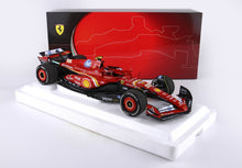 FERRARI SF24 GP DI MONACO 2024 MODELLO IN METALLO - CONFEZIONE IN POLIFOAM CARLOS SAINZ TERZO POSTO - Vroomi