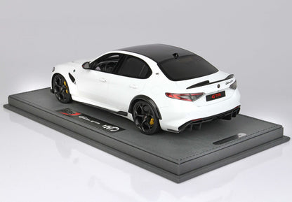 ALFA ROMEO GIULIA GTA BIANCO TROFEO FRENI ROSSI CINTURE DI SICUREZZA NERE - Vroomi