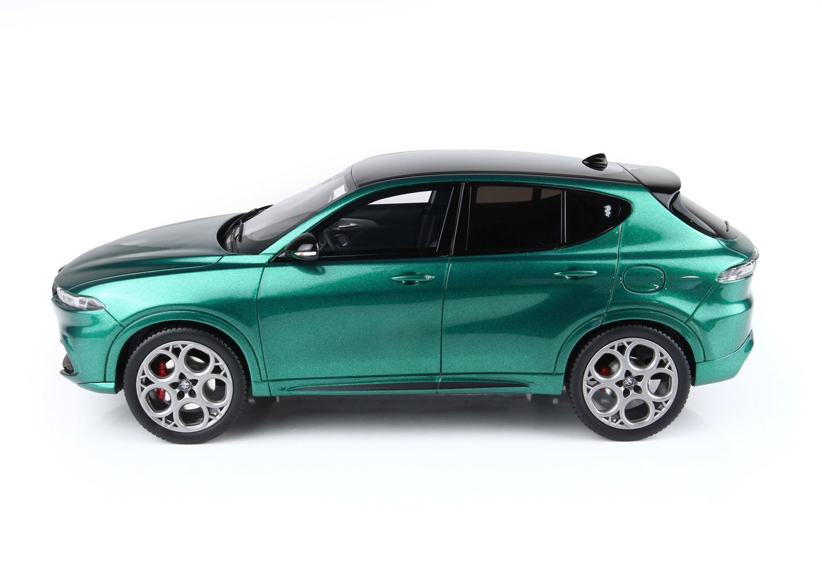 ALFA ROMEO TONALE TRIBUTO IBRIDA PLUG-IN VERDE MONTREAL - Vroomi