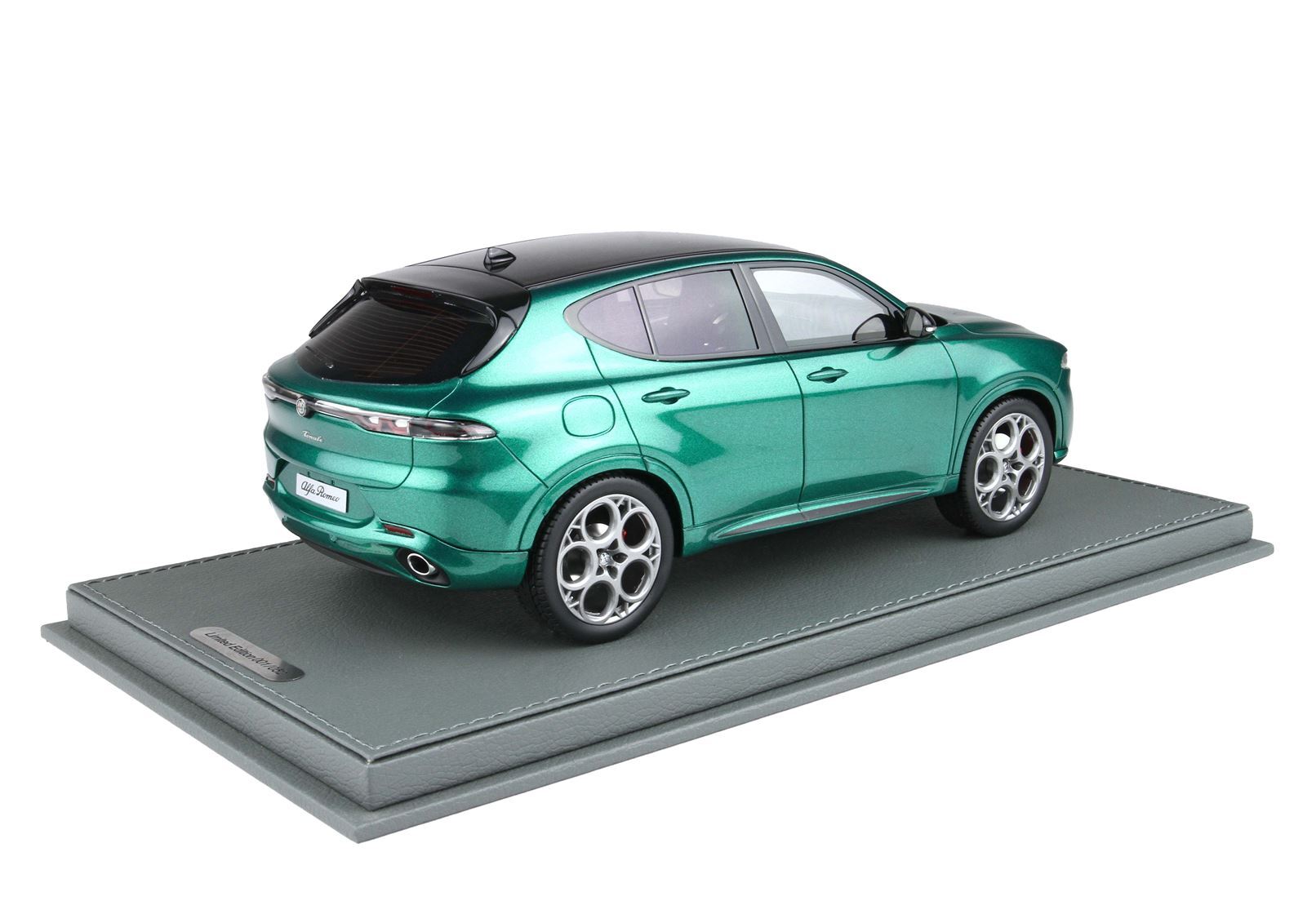 ALFA ROMEO TONALE TRIBUTO IBRIDA PLUG-IN VERDE MONTREAL - Vroomi