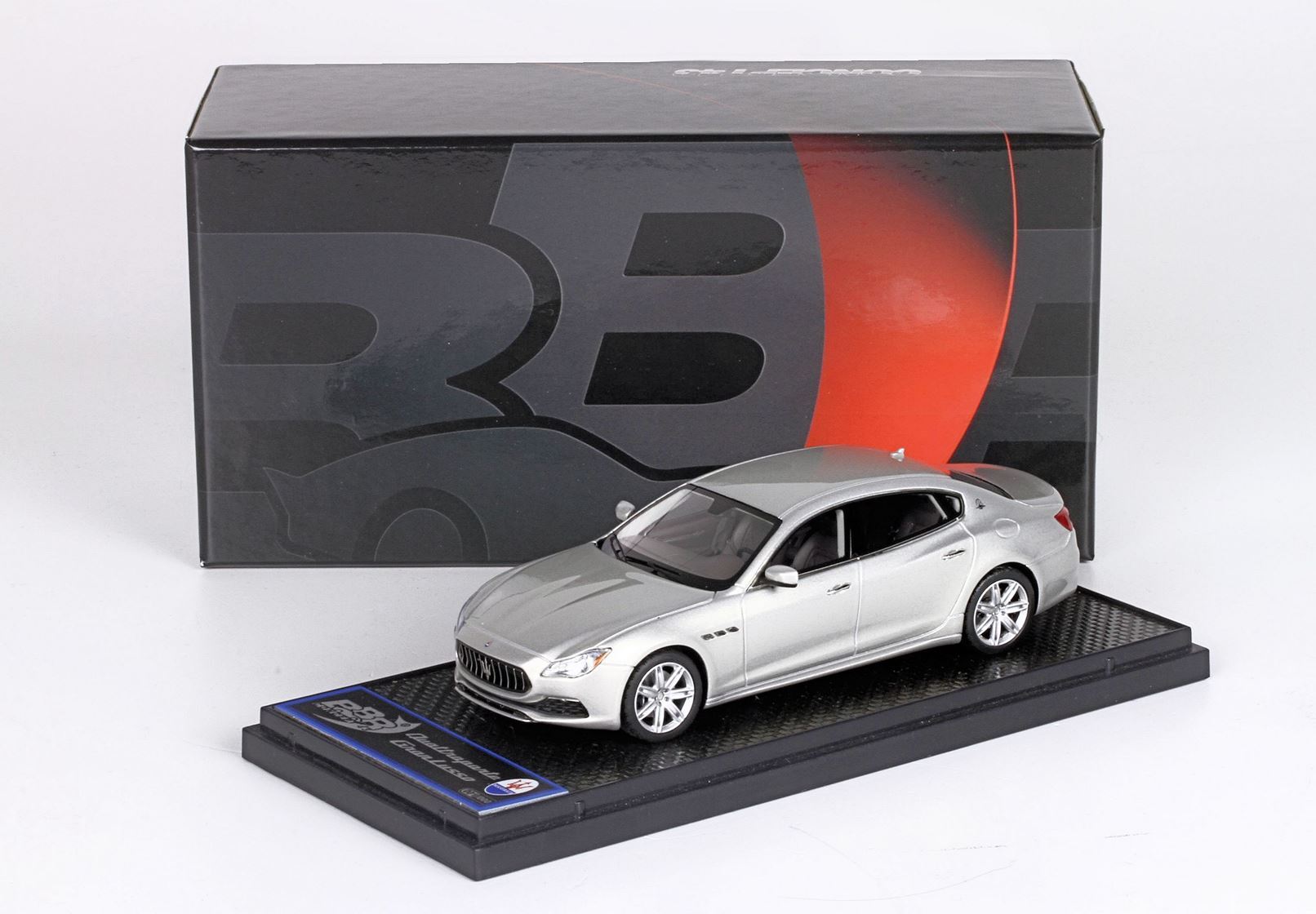 MASERATI QUATTROPORTE MY17 GRANLUSSO CHAMPAGNE - Vroomi