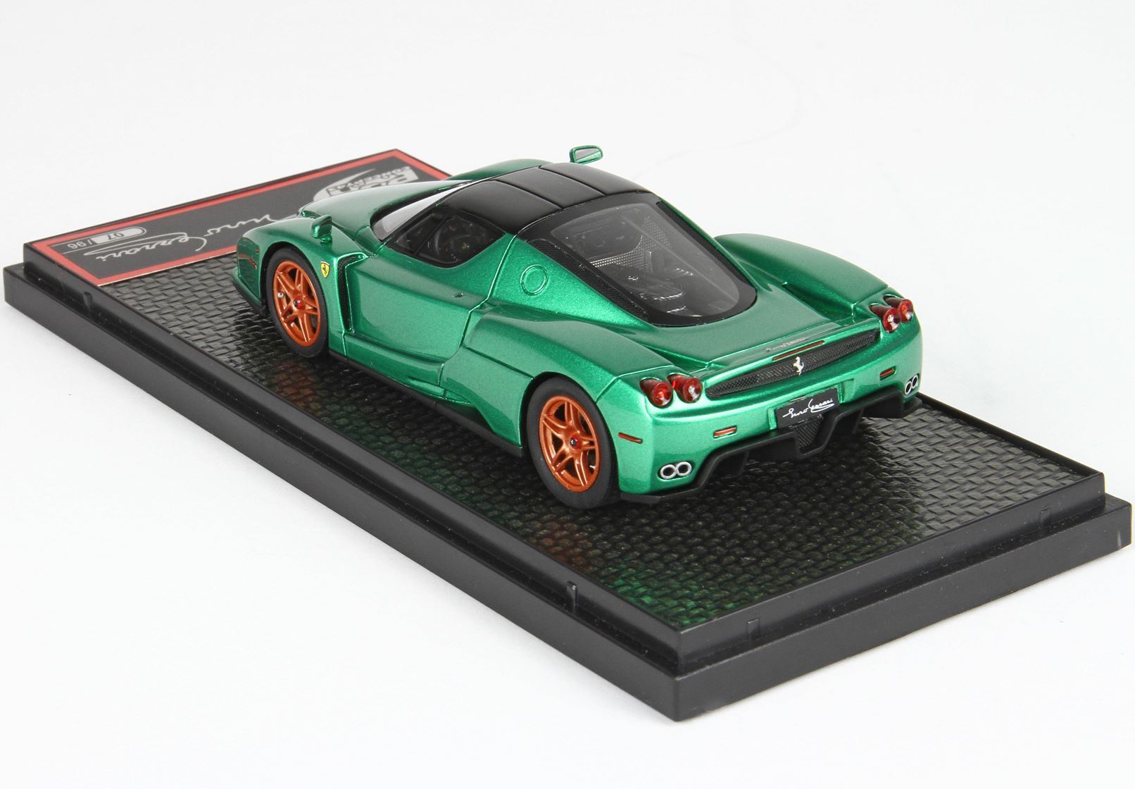 FERRARI ENZO SMERALDO - Vroomi