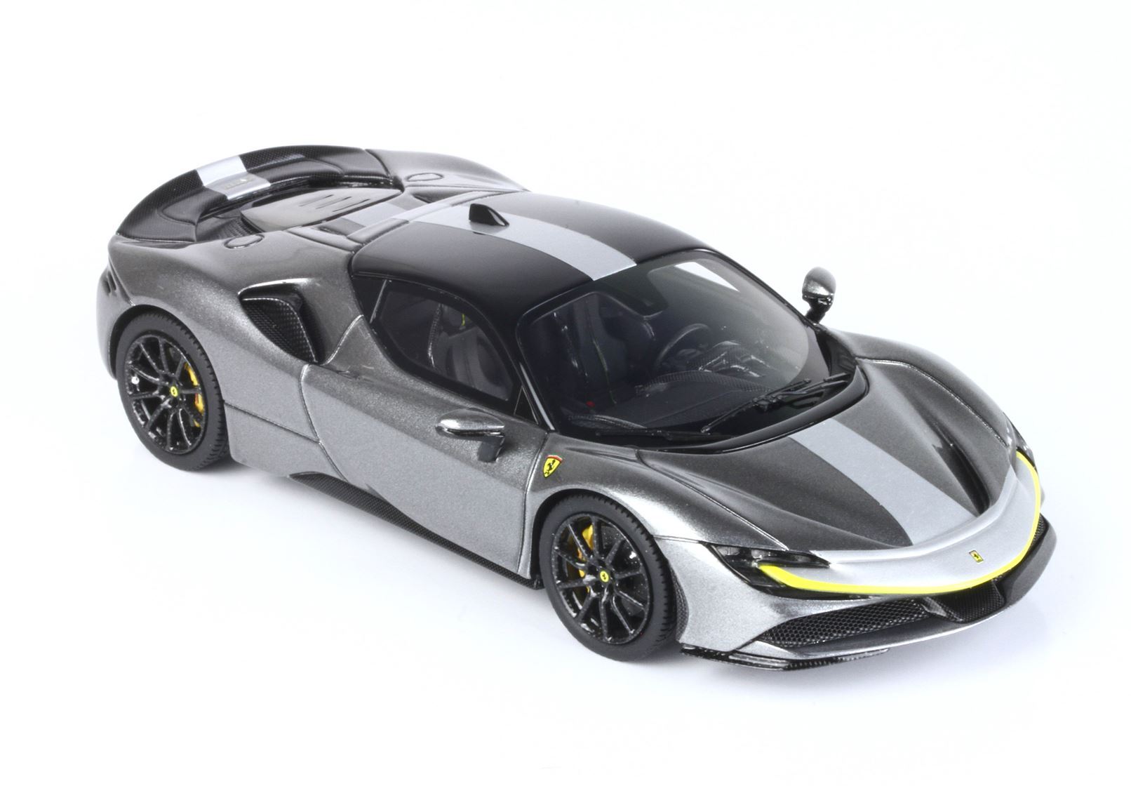 FERRARI SF90 STRADALE PACK FIORANO GRIGIO FERRO METALLIZZATO - Vroomi