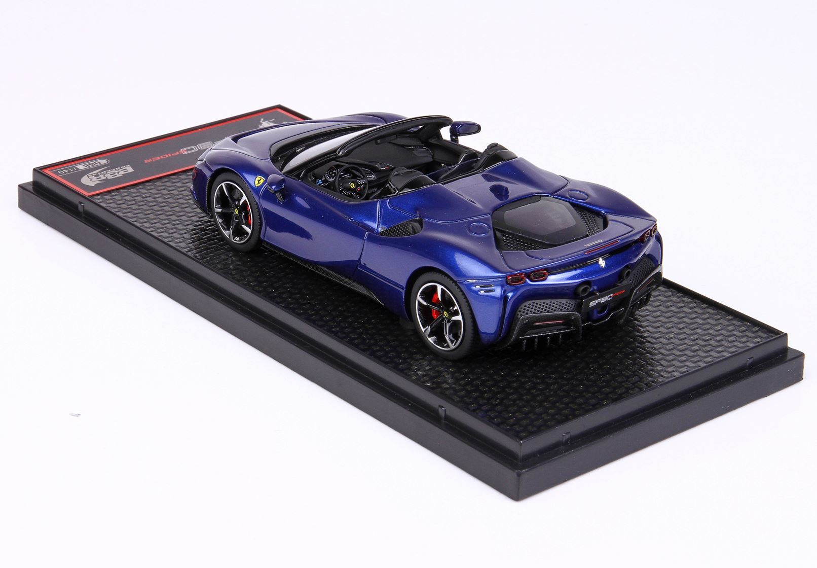 FERRARI SF90 SPIDER BLU ELETTRICO METALLIZZATO - Vroomi