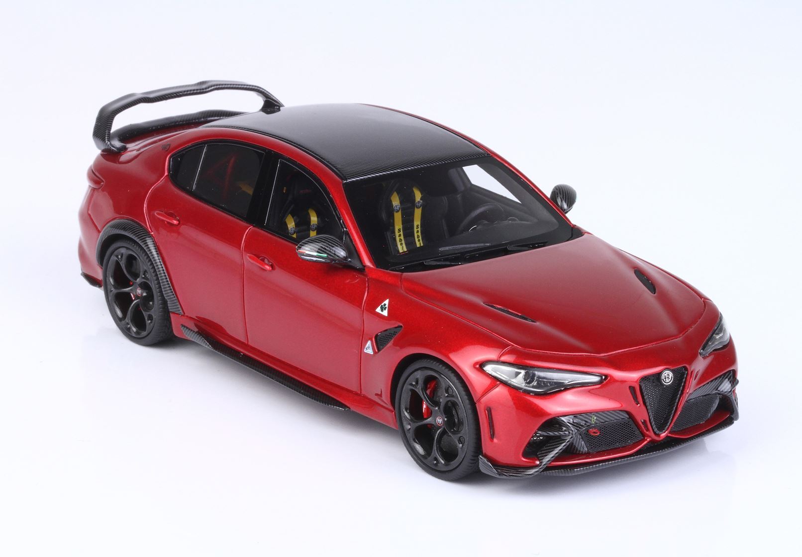 ALFA ROMEO GIULIA GTAM ROSSO GTA ROLL BAR ROSSO GTA FRENI ROSSI - Vroomi