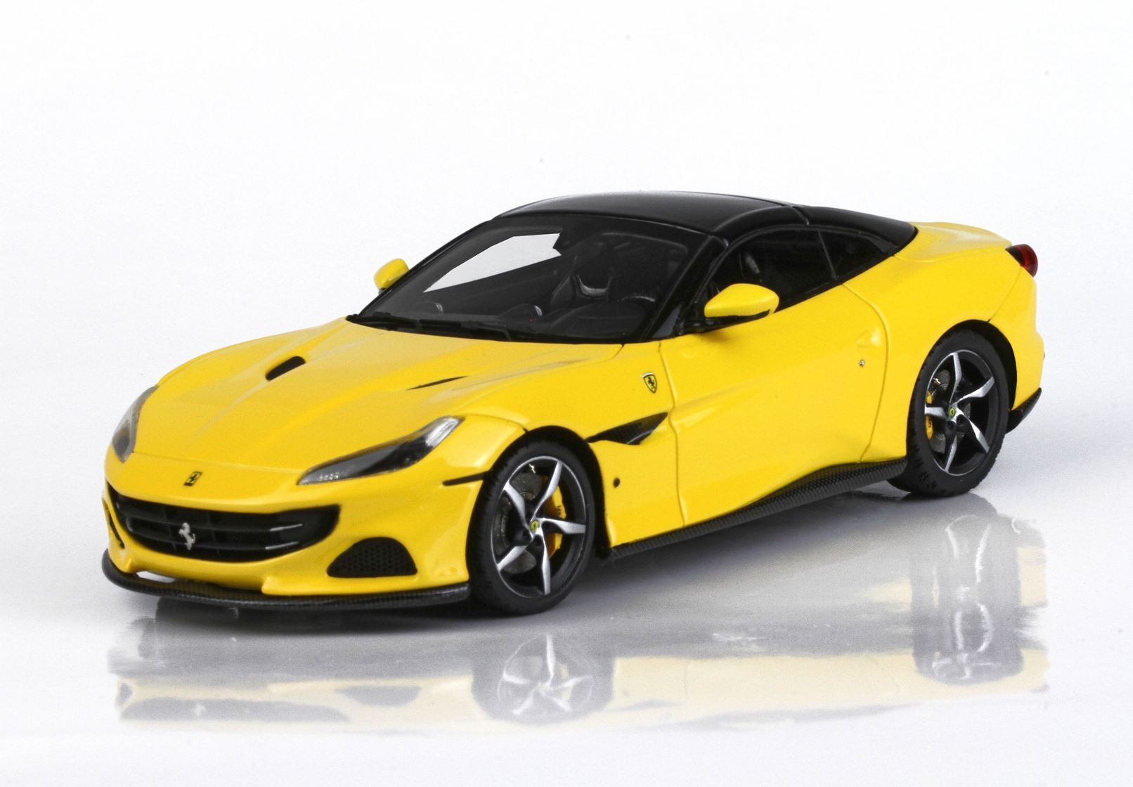 FERRARI PORTOFINO M SPIDER TETTO CHIUSO GIALLO MODENA - Vroomi