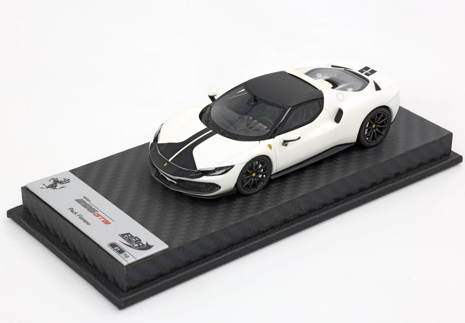 FERRARI 296 ASSETTO FIORANO BIANCO FUJI OPACO TETTO NERO - Vroomi