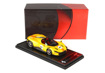 FERRARI DAYTONA SP3 SERIE ICONA GIALLO TRISTRATO - Vroomi