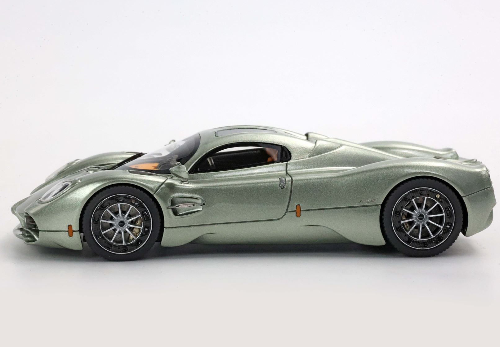 PAGANI UTOPIA VERDE PAMPA - Vroomi