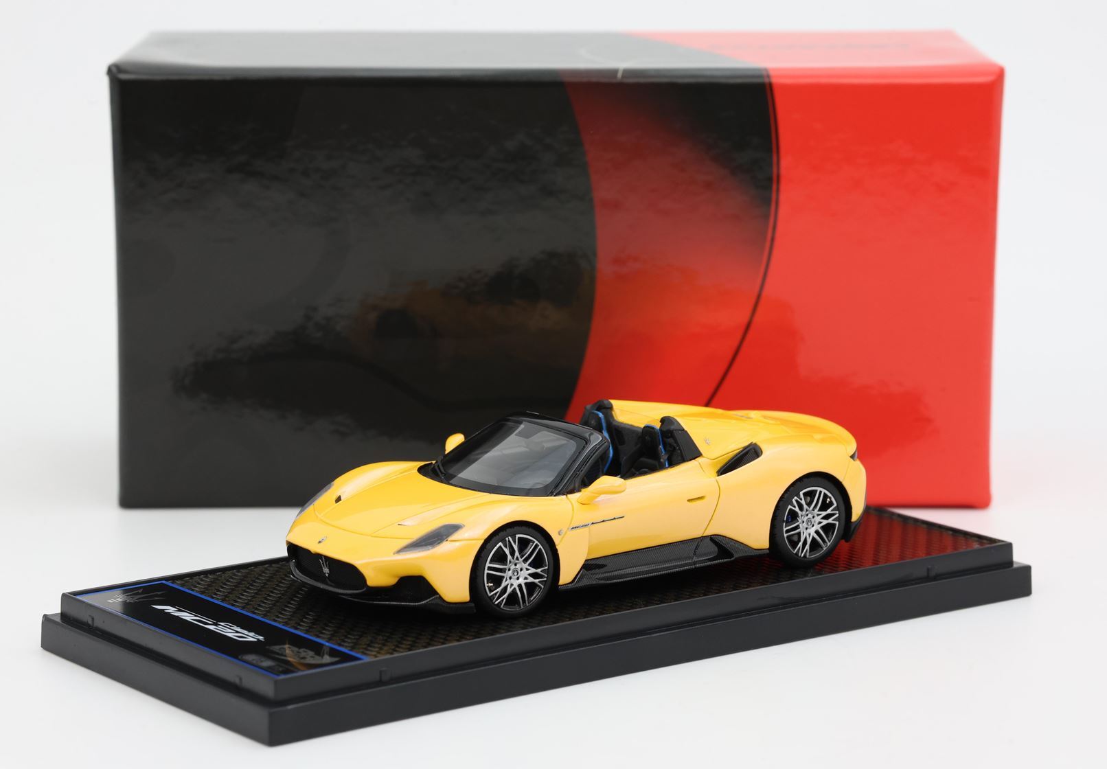 MASERATI MC20 CIELO 2022 NUOVA VERSIONE GIALLO GENIO - CERCHI MMXX DESIGN - Vroomi