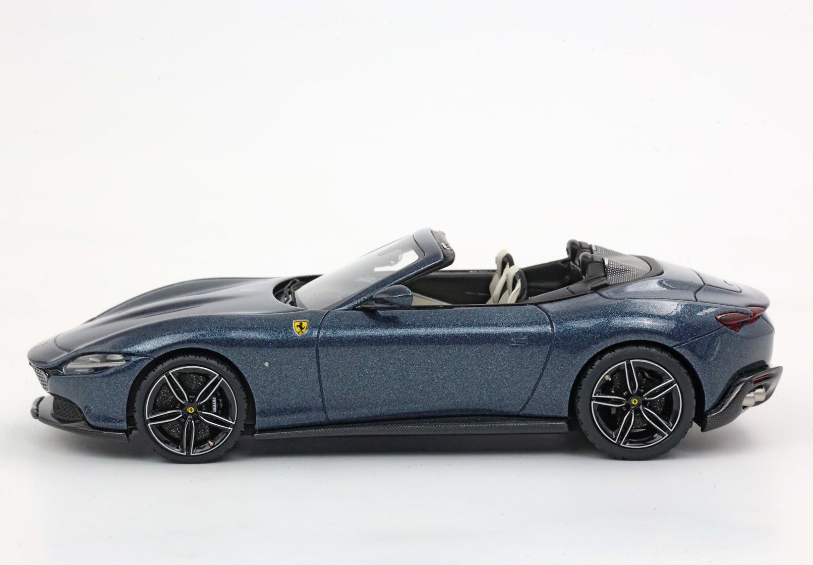 FERRARI ROMA SPIDER BLU ROMA - Vroomi