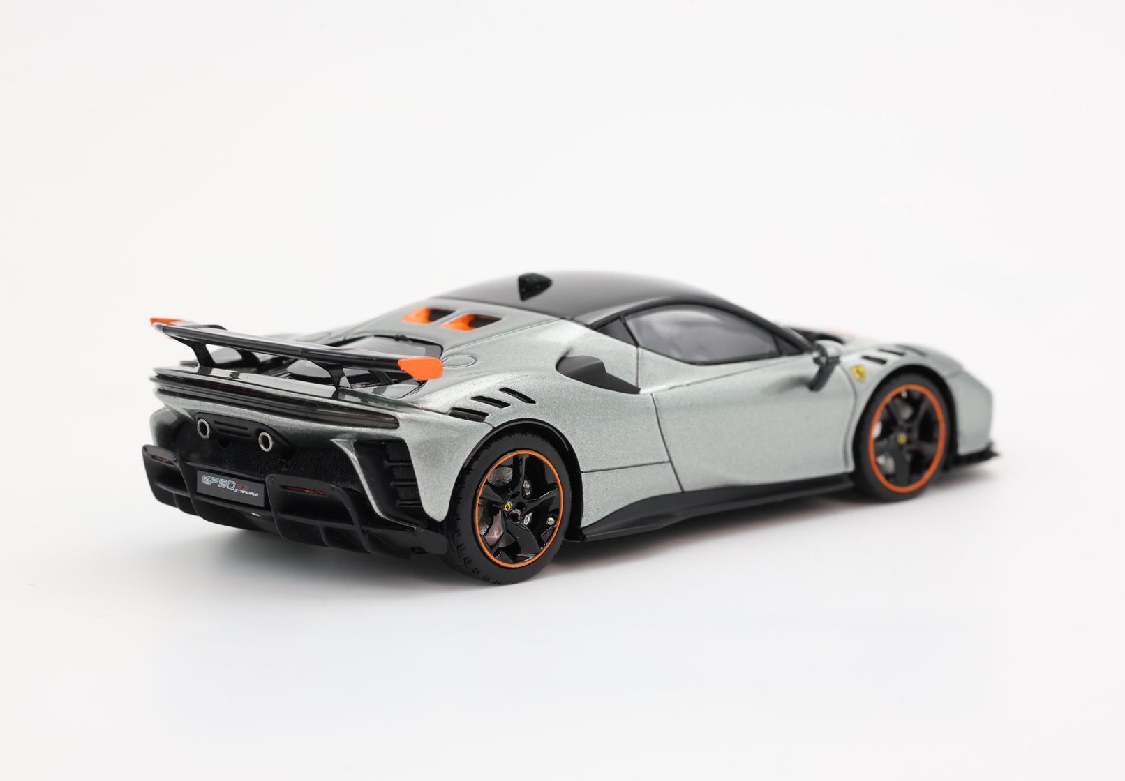 FERRARI SF90 XX STRADALE GRIGIO COMPETIZIONE - Vroomi