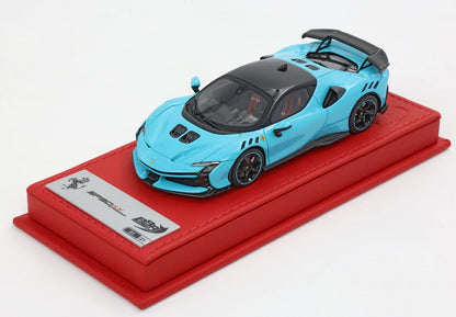 FERRARI SF90 XX STRADALE BLU CHIARO LUCIDO E TETTO NERO - Vroomi