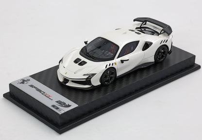 FERRARI SF90 XX STRADALE BIANCO FUJI LUCIDO - Vroomi