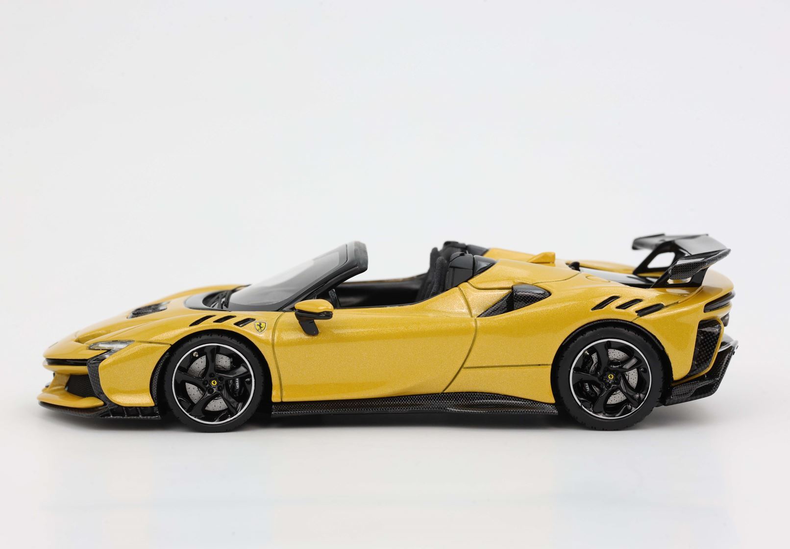 FERRARI SF90 XX SPIDER GIALLO MONTECARLO - Vroomi